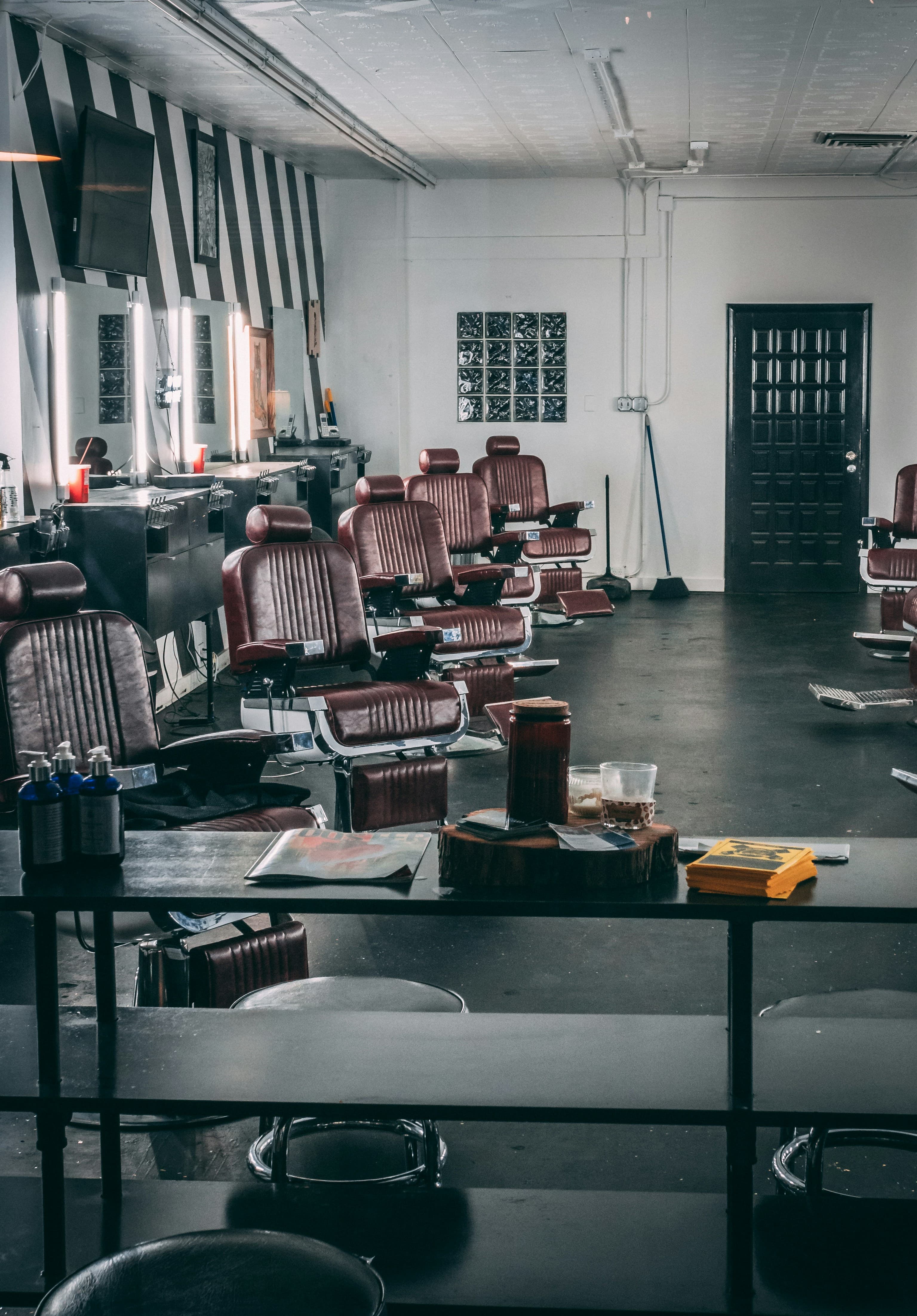 Barber giving a client a precise fade